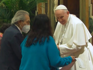 Pope Francis and Phil Fontaine in Rome, 2022